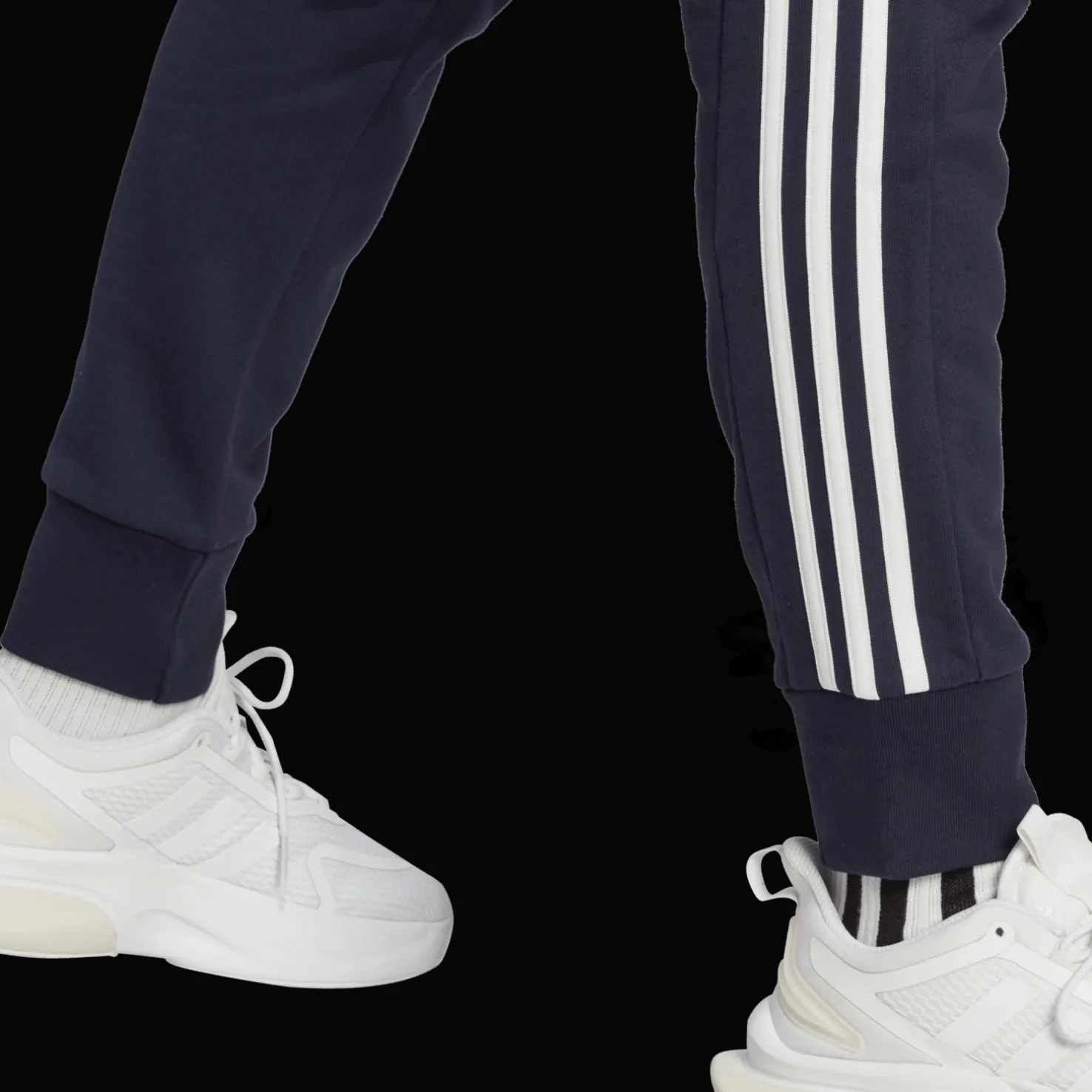 Essentials French Terry Tapered Cuff 3-Stripes Joggers, miesten collegehousut - T-Paidat Ja Pikeepaidat - Essentials French Terry Tapered Cuff 3-Stripes Joggers, miesten collegehousut