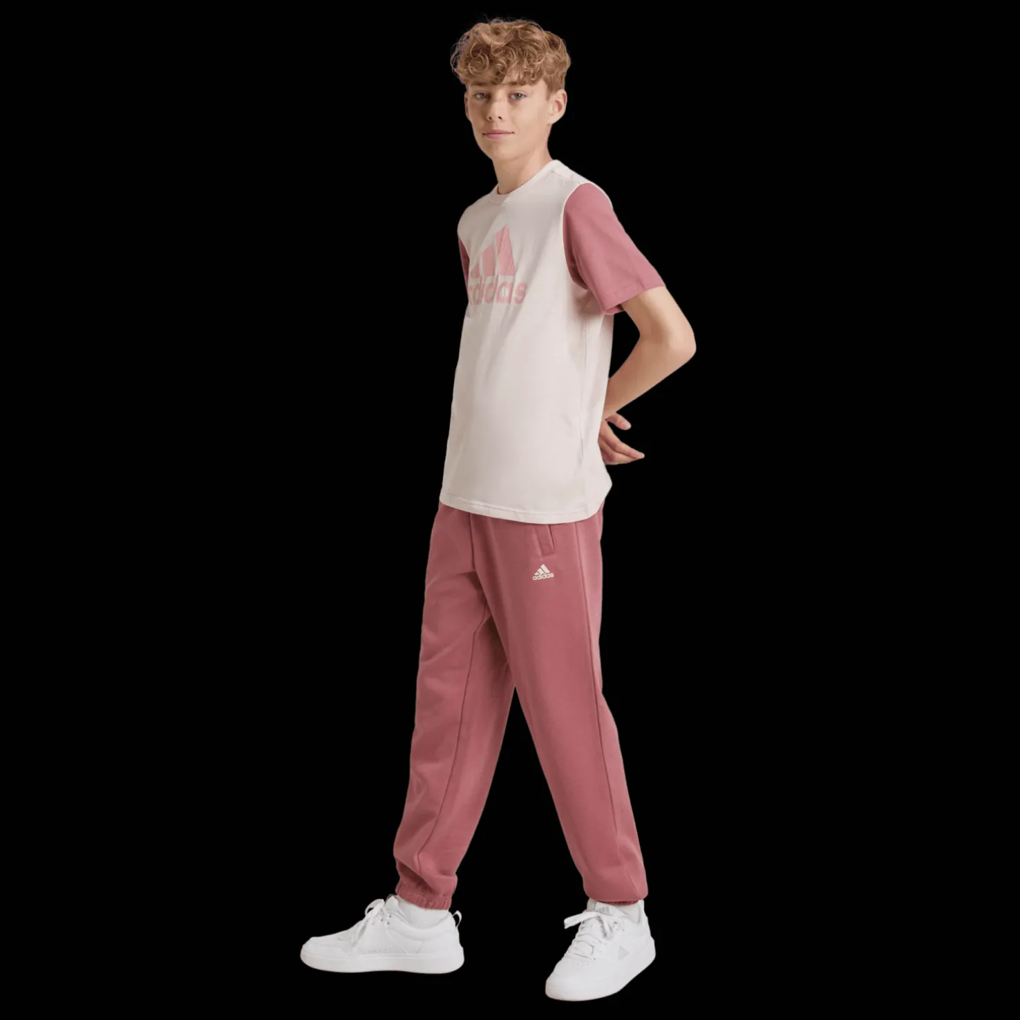 Essentials Small Logo Feel Cozy Fleece Pant, nuorten collegehousut - Vapaa-Ajan Housut - Essentials Small Logo Feel Cozy Fleece Pant, nuorten collegehousut