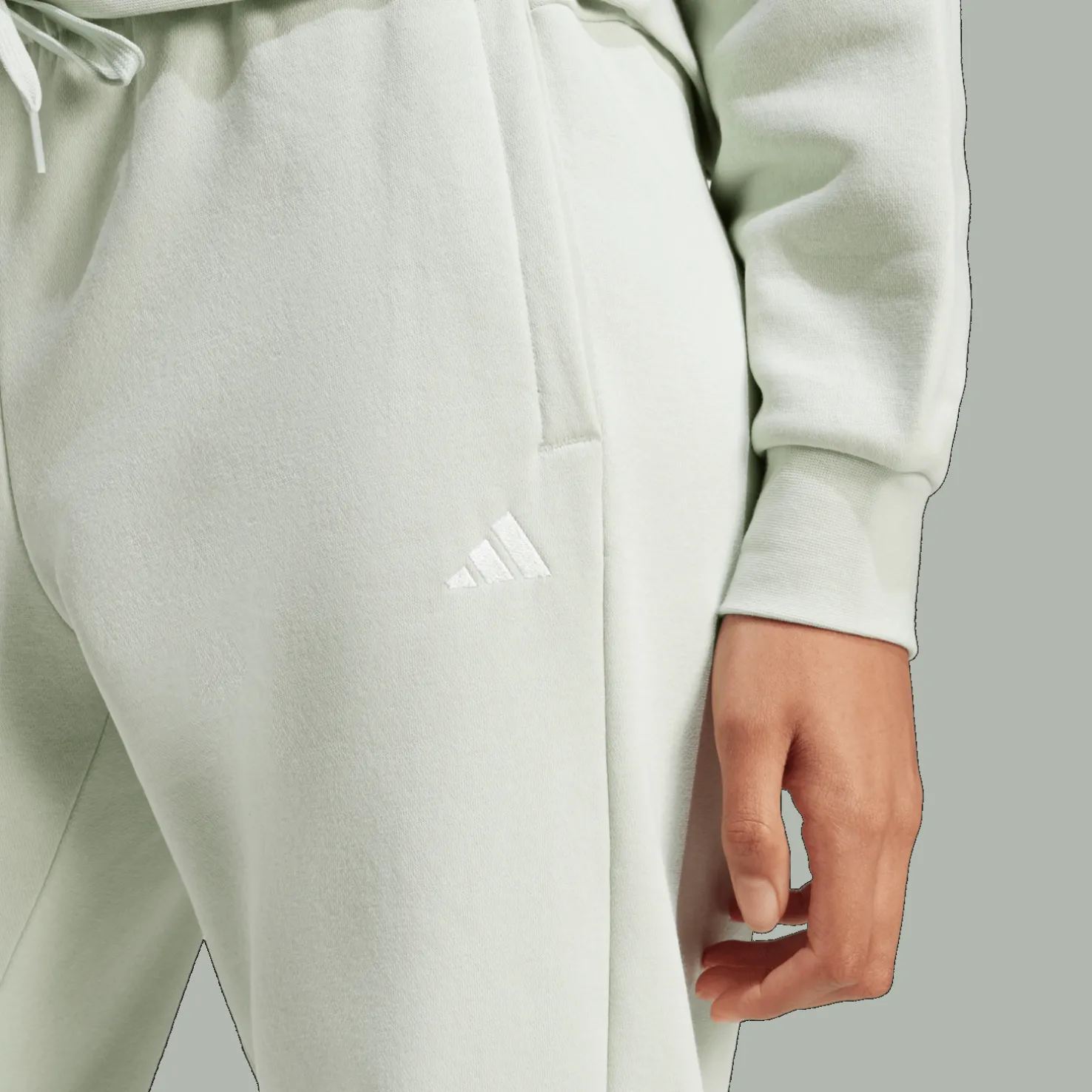 Essentials Small Logo Feel Cozy Open Hem Joggers, naisten collegehousut - Vapaa-Ajan Housut - Essentials Small Logo Feel Cozy Open Hem Joggers, naisten collegehousut