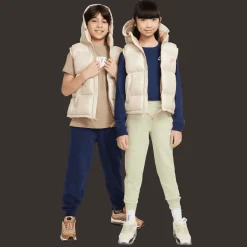 Nike Sportswear Heavyweight Synthet, nuorten liivi - Toppatakit - Nike Sportswear Heavyweight Synthet, nuorten liivi